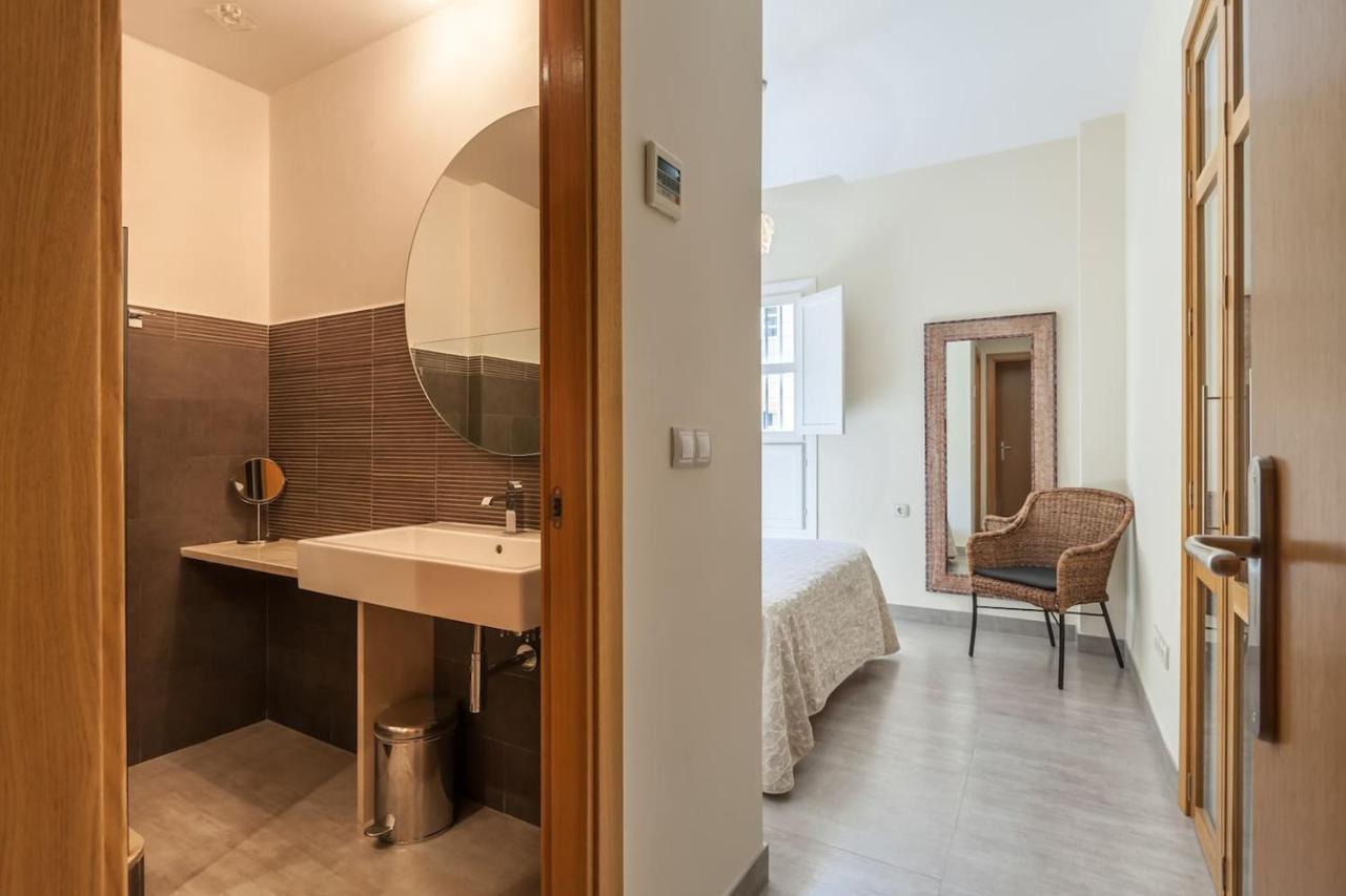Apartamento Con Encanto En El Barrio De Santa Cruz セビリア エクステリア 写真